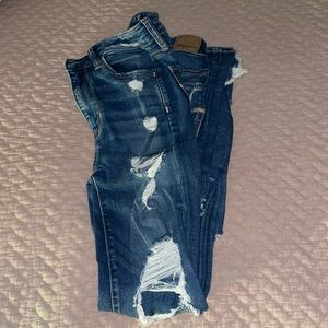 American eagle distressed skinny Jeans